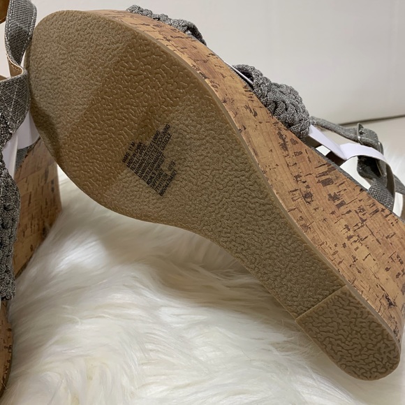 SO “ Taffy” Gray Mesh Cork like wedges size 11 - Picture 5 of 6